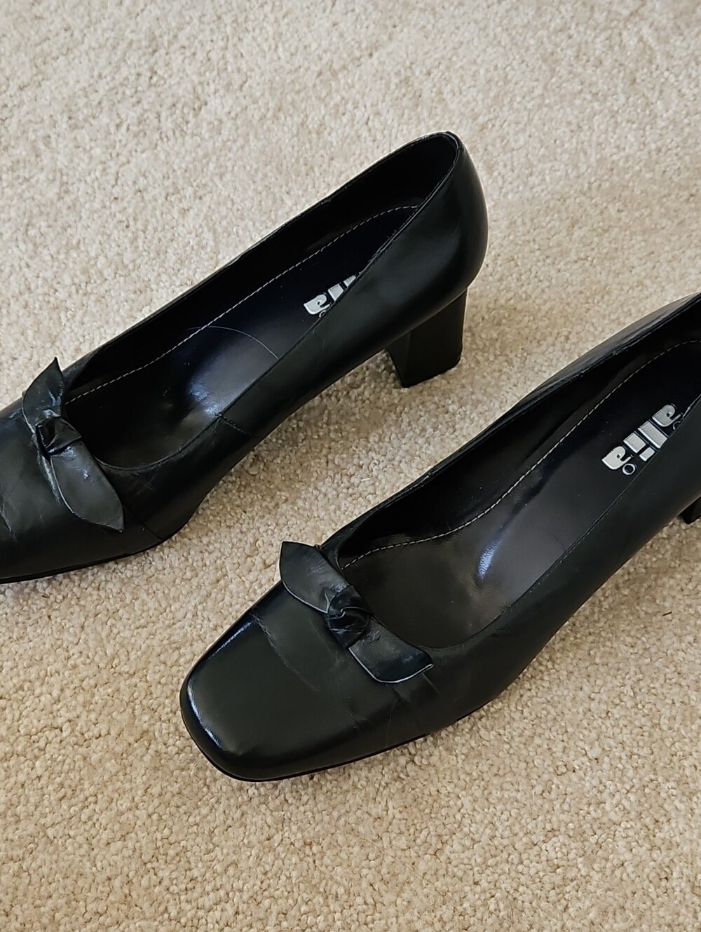 Classic Dark Navy Bow Pump - Women's Dress Heels